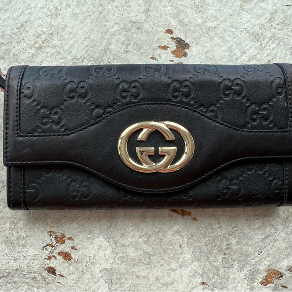 Gucci Black Embossed Leather Wallet with Gold Logo - Picture 10 of 10